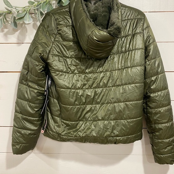 Reversible Faux Fur Puffer Coat New! - Picture 4 of 5